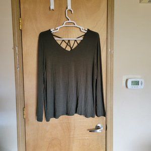 💚White Birch 2x Long Sleeve Top Cage Back Green